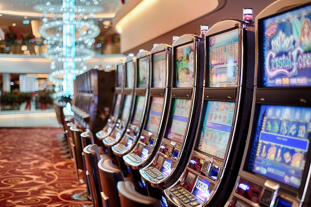 6 Reasons to Play At Online Casino Games